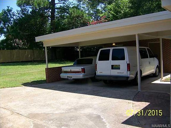 4th image of 2765 Montrose Ave
