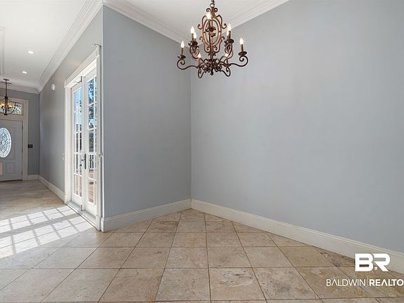 3rd image of 207 Dexter Ave