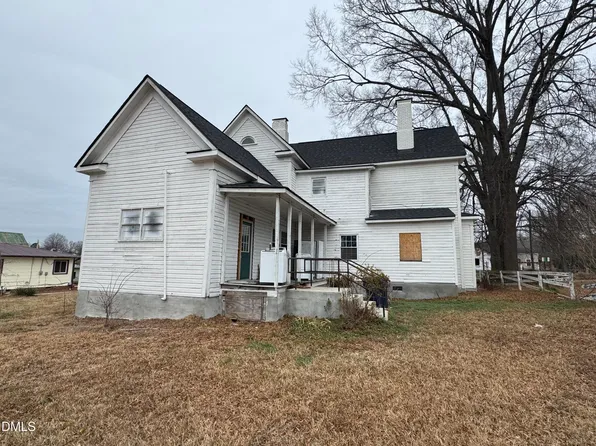 214 Charlotte Ave, Sanford, NC 27330