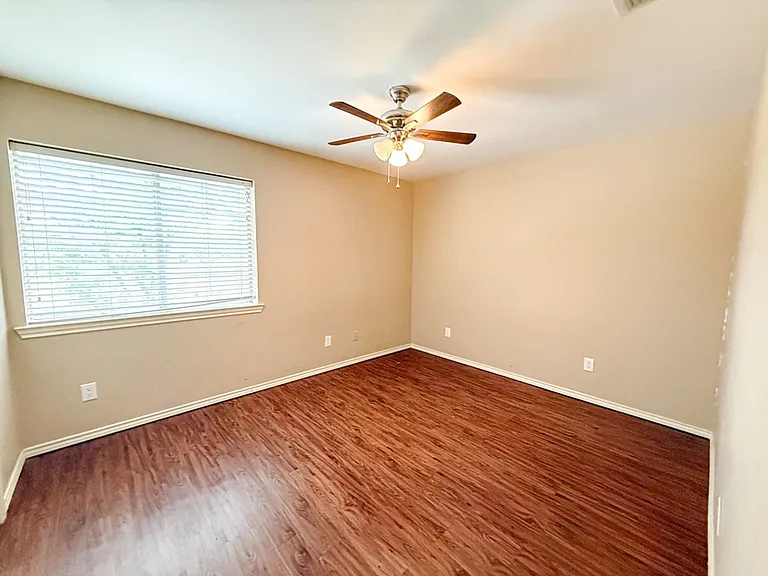 8902 Bayshore Ln — Photo 20