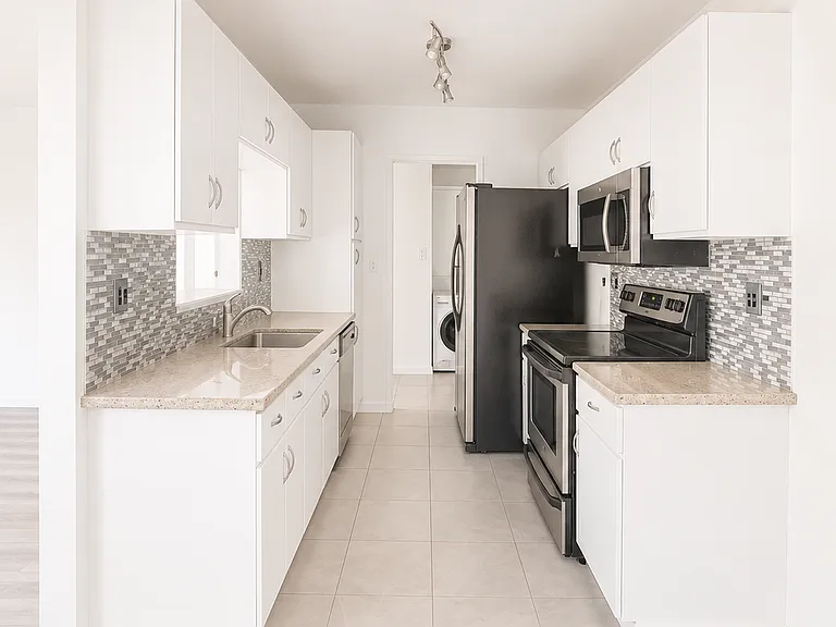 19 Claremont Ave #10 — Photo 2