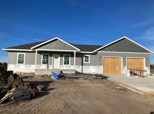 905 Trail Dr, Valentine, NE 69201