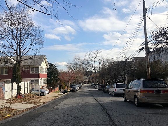 4th image of 28 Pleasant Valley Ave