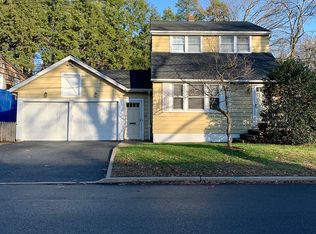 238 Rockland Ave, River Vale, NJ 07675