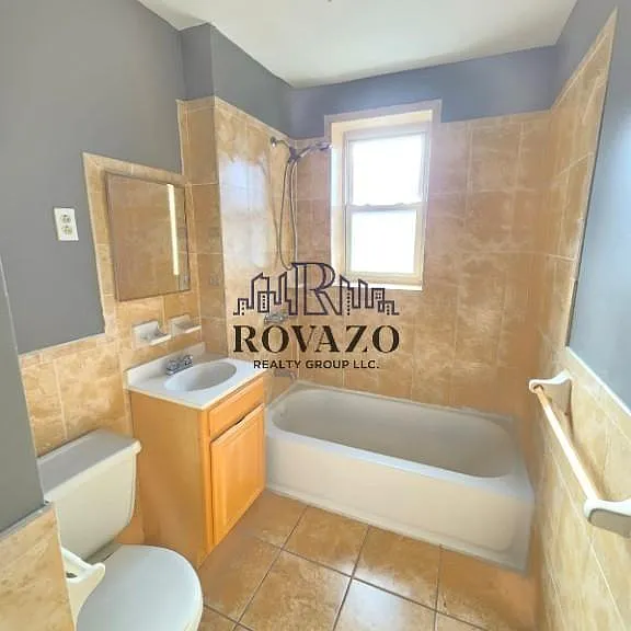 323 Park Ave #9 — Photo 2