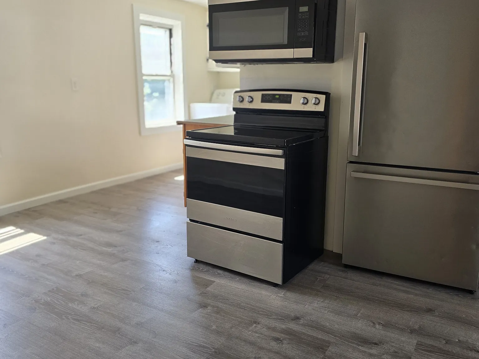 4 bed, 1860 sqft, $2,100 — Photo 3