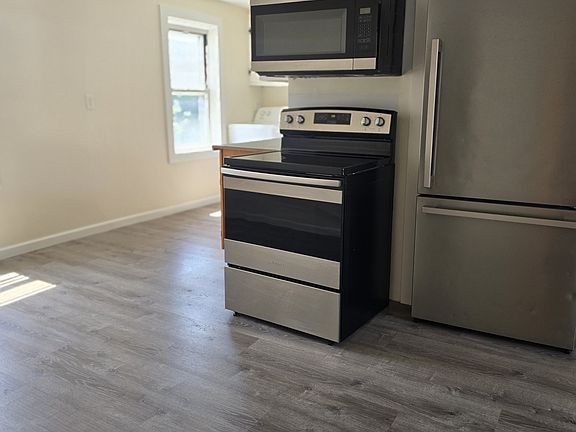 3rd image of 22 Newton Ave #2