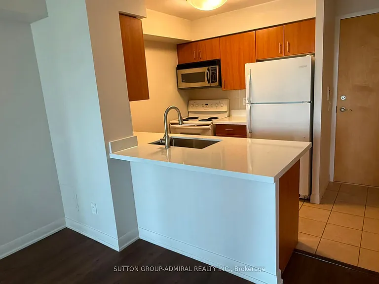 4968 Yonge St #803 — Photo 5