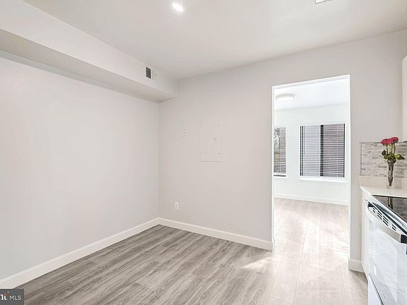 3rd image of 11315 Commonwealth Dr APT 202