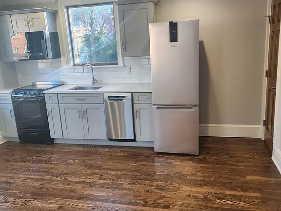 3rd image of 14 N Broadway #819