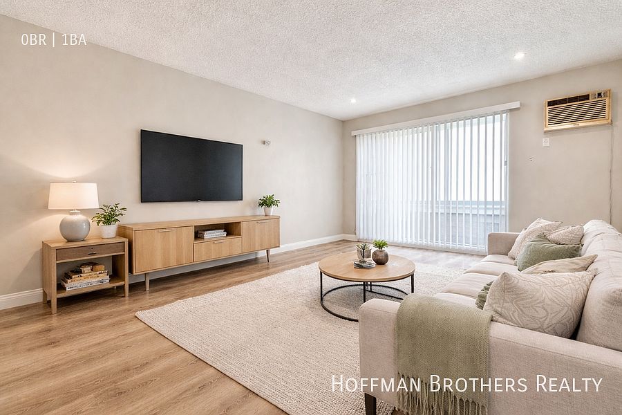 1st image of 5452 Sierra Vista Ave #306