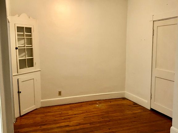 4th image of 601 Spottswood St APT 4