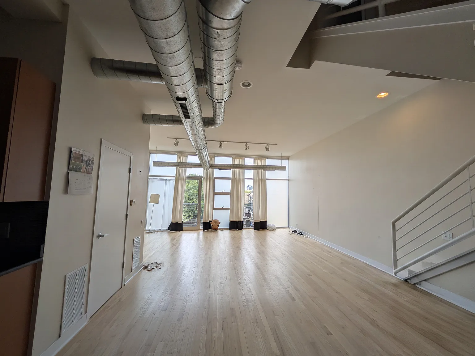 2 bed, 2.5 bath, 1400 sqft, $3,695 — Photo 4