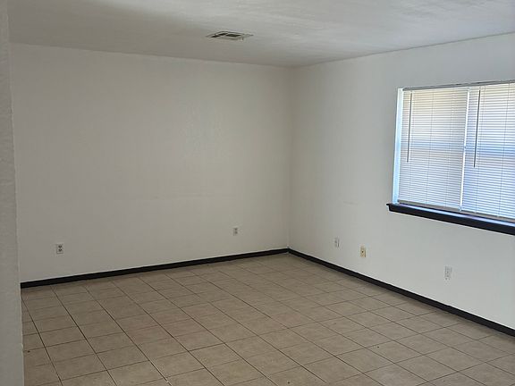 3rd image of 20435 Crooked Oak Dr