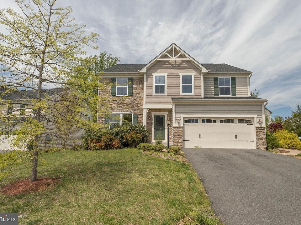 1st image of 12760 Manor Hall Ct