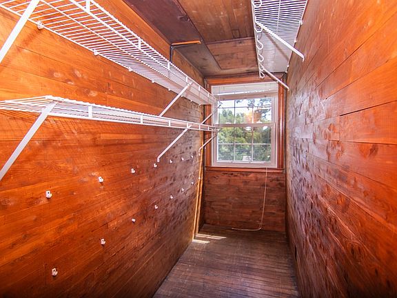 21st image of 17 Maplewood Avenue