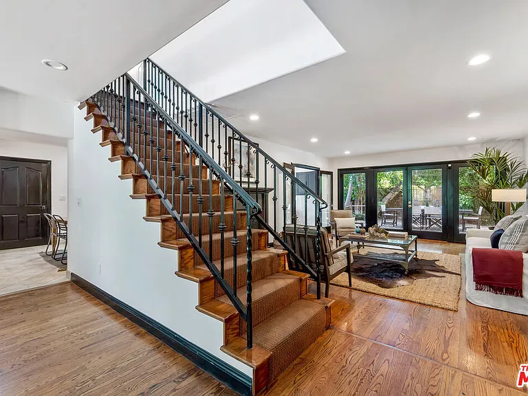13230 Hesby St — Photo 7