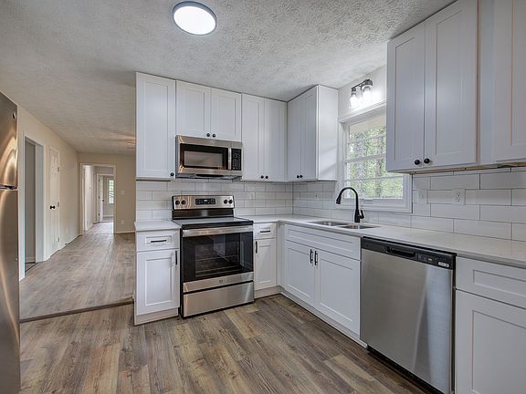 3rd image of 4592 Karron Ln