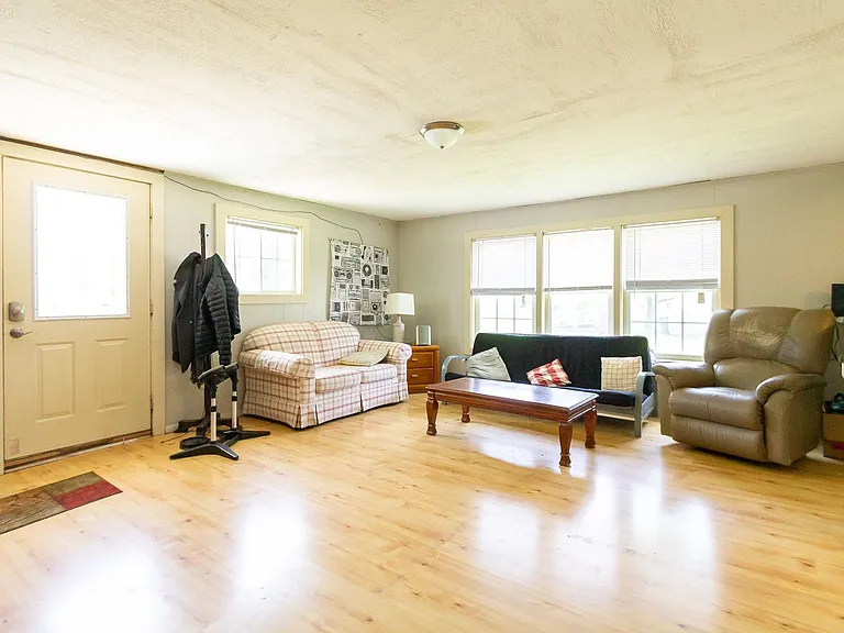 2100 N Ball Ave — Photo 7