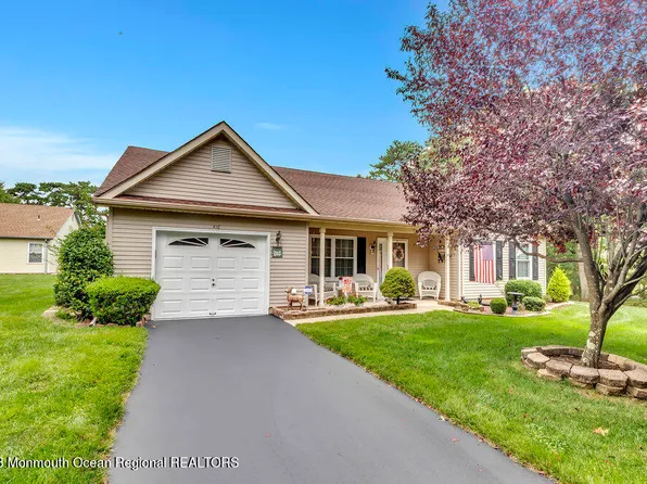 416 Lily Court, Whiting, NJ 08759