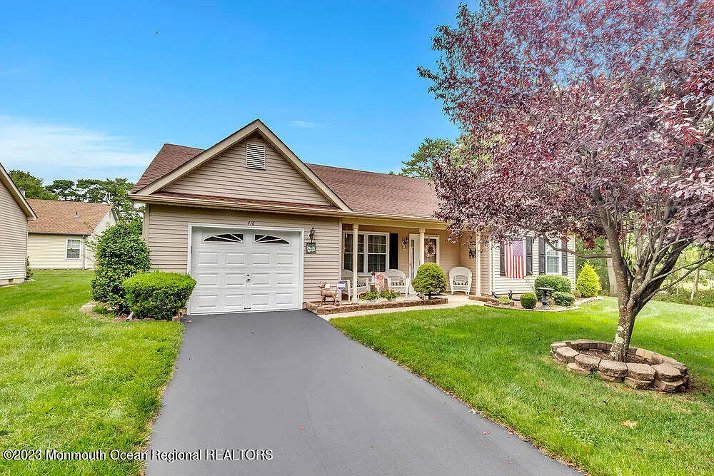416 Lily Court photo 1