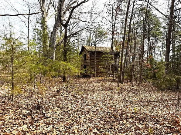 Adkins Ln, Gretna, VA 24557