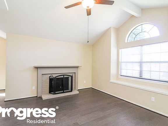 3rd image of 1512 Hunterwood Dr
