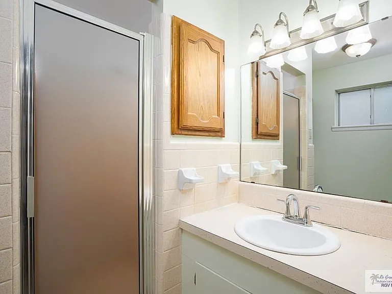 2202 Ella Ave — Photo 24