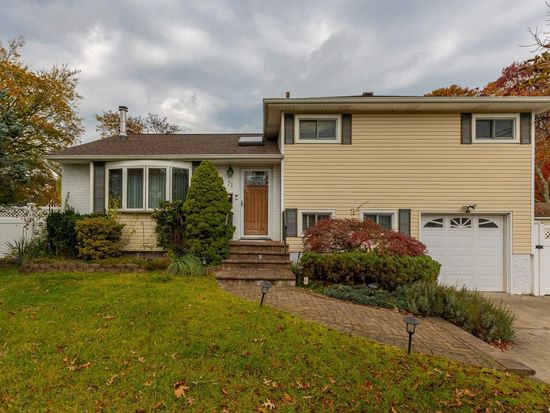 71 Thoreau Road, North Babylon, NY 11703