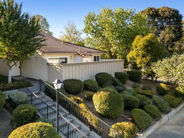 405 Vineyard Pl APT B, Pleasanton, CA 94566