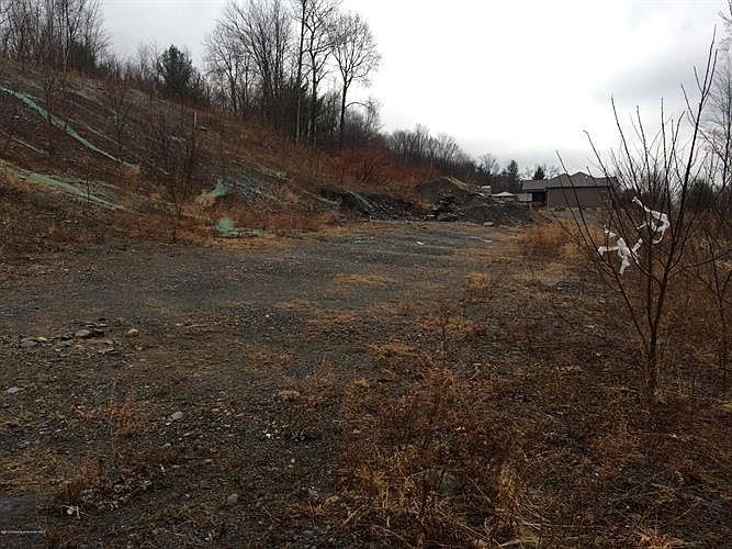 2nd image of 285 Upper Powderly St