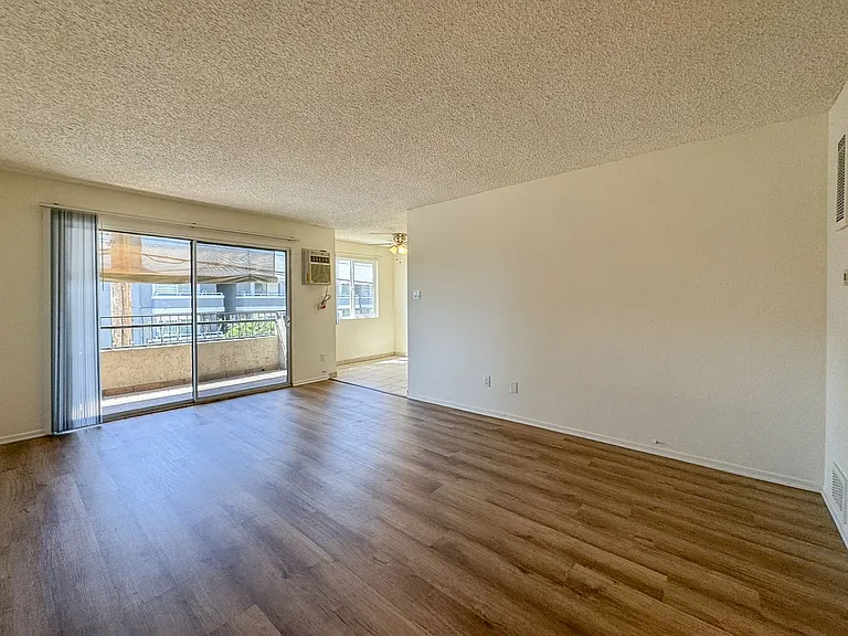 1755 Purdue Ave. — Photo 67