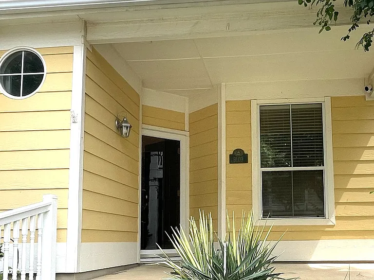 9109 Nathaniel Dr — Photo 4