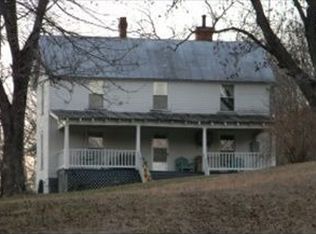 136 Woodridge Rd, Troutville, VA 24175