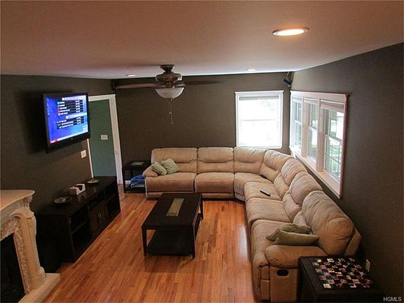 4th image of 202 Fletcher Dr N