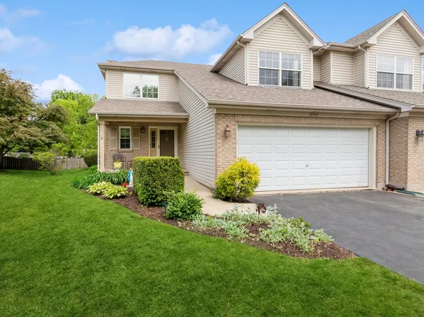 13555 S Golden Eagle Cir, Plainfield, IL 60544
