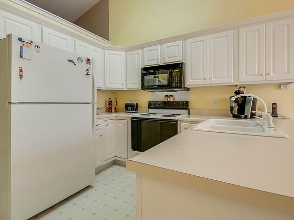 4th image of 335 Wesley Dr