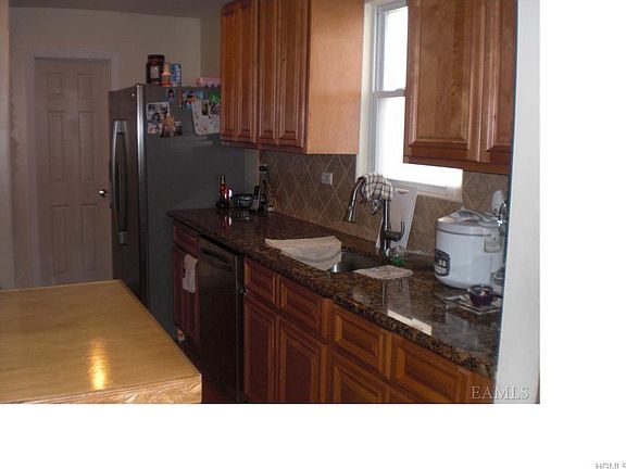 3rd image of 331 Bolton Ave