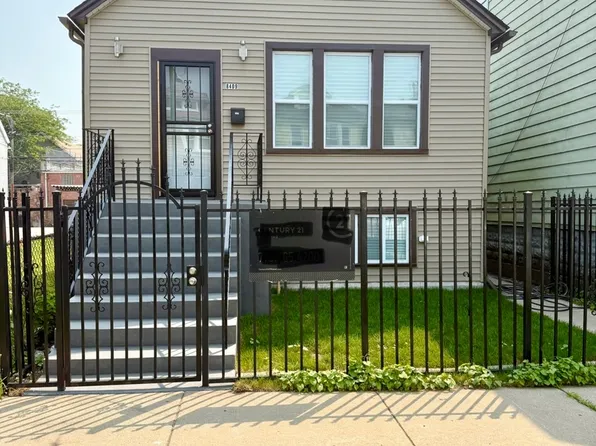 8409 S Brandon Ave, Chicago, IL 60617