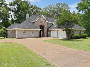 2033 Elizabeth Chapman Dr, Jackson, MS 39212