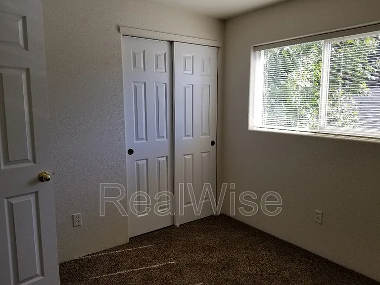 1527 Hamilton Ln — Photo 16