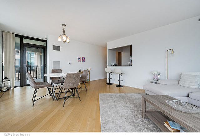 1st image of 400 N Lasalle Blvd #4402