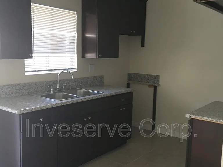 908 Edith Ave #B — Photo 4