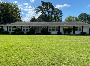 207 Meadow Dr, Columbus, MS 39702