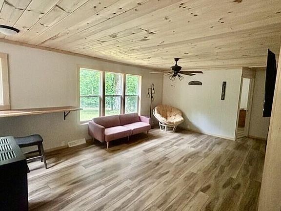 3rd image of 3445 N Kilgore Rd