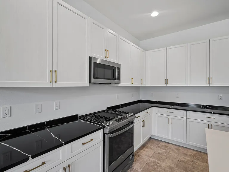 20800 Thistle Leaf Ln — Photo 16