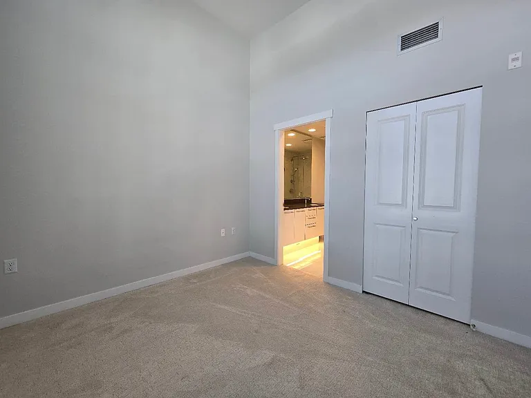 9551 Alexandra Rd #4XX — Photo 15