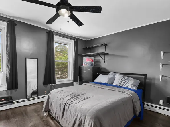 3215 Randall Avenue image 6 of 21