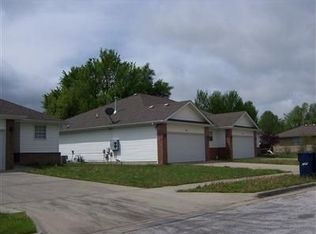 4464 W La Siesta St, Springfield, MO 65802