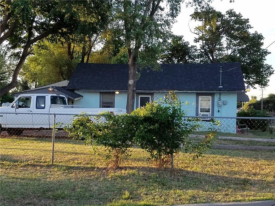 2nd image of 160 S Shepard Ave
